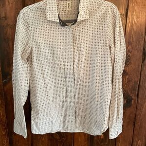 Crisp off-White Patterned Button Down Shirt